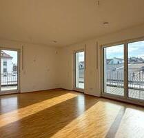 Sofort bezugsfrei: Modernes 3-Zimmer-Penthouse mit TG-Stellplatz und Panorama-Fensterfront - Regensburg Galgenberg
