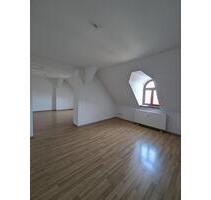 Tolle 2-R. Wohnung m. gr. Küche u. Wannenbad+ Dachboden+kleiner Austritt+++ - Leipzig Südost