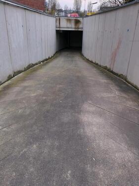 Foto - Tiefgaragen-Stellplatz für PKW oder Motorrad