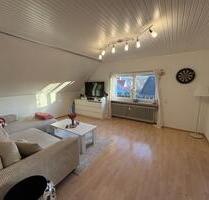 Schöne 3 Zimmer DG-Whg mit Balkon und Garage in Ubstadt-Weiher