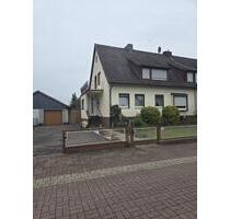 Doppelhaus Hälfte - 1.300,00 EUR Kaltmiete, ca.  140,00 m² in Emmerthal (PLZ: 31860)