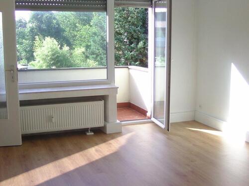 Foto - Balkon, 2 Zimmer, Eßküche, Stellplatz, sofort frei !!!