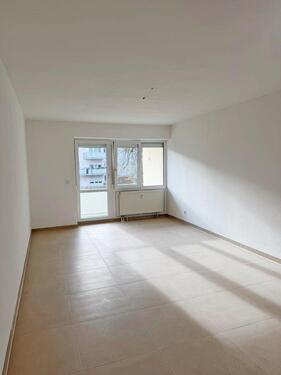 Foto - Frisch renovierte 2 Zimmer Wohnung in Dachau mit 2 Balkonen TG