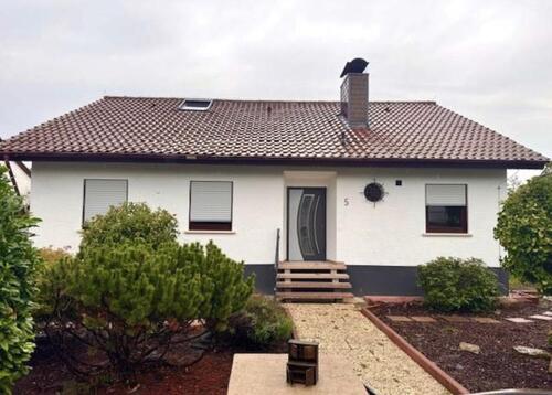 Foto - Freistehendes, frisch saniertes Einfamilienhaus....