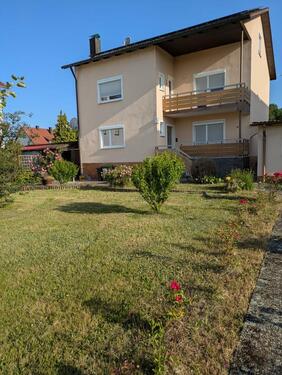 Foto - Helle 5,5-Zimmer-Wohnung,160 m², Garten, Doppel-Garage in B´feld