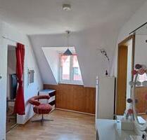 Helle kleine Dachgeschosswohnung (Altbau) - Friedrichshafen Helle kleine Dachgeschosswohnung (Altbau) - Friedrichshafen