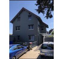 Schönes WG-Zimmer in 4,5-Zi.-Wohnung für Berufstätige & Pendler - Böblingen Dagersheim