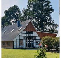 Einfamilienhaus mit idyllischem Garten und großem Teich - Osten