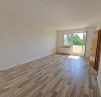 *Ab 15.12.2025 - Renovierte 2 Zimmer-Wohnung in der 2. Etage* - Aken (Elbe)