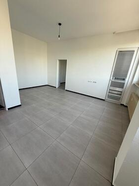 Foto - Moderne 3 Zimmer Wohnung auch WG oder Büro geeignet zu vermieten