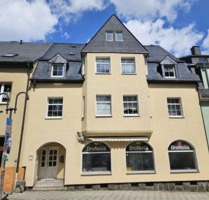 Mehrfamilienhaus mit Gewerbeeinheit in Grünhain-Beierfeld
