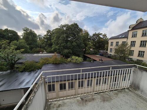 Foto - ERSTBEZUG Laim: 2-Zimmer-Wohnung mit Küche!