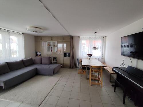 Foto - Moderne 3-Zi-Wohnung in Maichingen – 300 m zur S-Bahn, TG & EBK