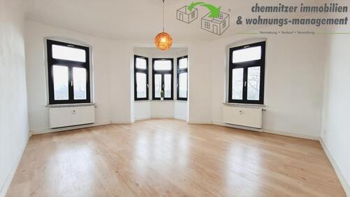 Foto - Stilistische 2-Raum-Wohnung mit Einbauküche & exklusivem Eck-Wohnzimmer