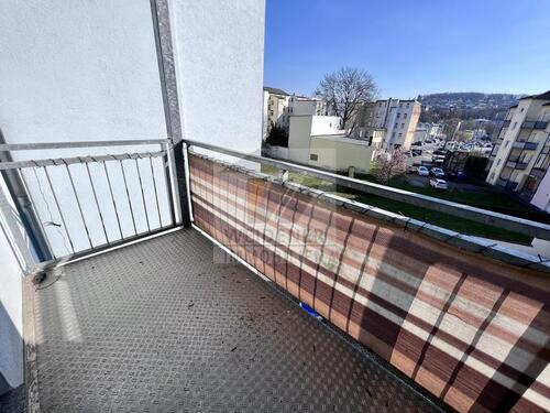 Foto - Balkon und Aufzug in der Innenstadt von Gera nahe dem Süd-Bahnhof!