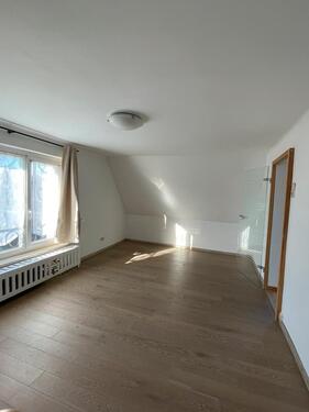 Foto - Schöne 1-Raum-Wohnung mit großer Einbauküche in Boxdorf