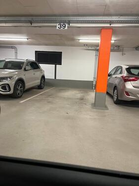 Foto - Tiefgaragenstellplatz nahe Bahnhof zu vermieten