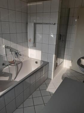 Foto - In einem hochwertigen Zweifamilienhaus liegt diese helle Wohnung