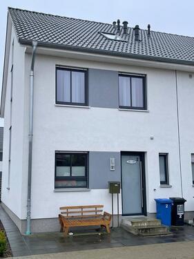 Foto - Neuwertiges Reihenendhaus (4 Zi. + EBK + Stellplatz) in Elmshorn