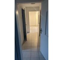 Zentrale Dachgeschoss Wohnung zu Vermieten-WG geeignet - Dortmund Eving