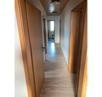 Dachgeschosswohnung - 600,00&nbsp;EUR Kaltmiete, ca.&nbsp; 59,00&nbsp;m&sup2; in Schwandorf (PLZ: 92421)