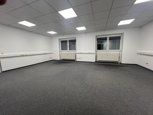 Foto - Ihre neue Geschäftsadresse am Flughafen Hof-Plauen: bedarfsgerechte Flächen zum Abheben & Wohlfühlen (ab ca. 51 m²) - barrierefrei - Parken vor Ort