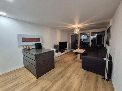 Foto - Möblierte 3-Zimmer-Wohnung mit zwei Balkonen und Stellplatz