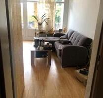 WG Zimmer zu vermieten - 850,00&nbsp;EUR Kaltmiete, ca.&nbsp; 40,00&nbsp;m&sup2; in Hamburg (PLZ: 22393) Wandsbek