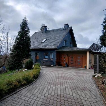 Foto - Einfamilienhaus mit Einliegerwohnung