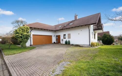 Foto - Schöne 2-Zimmer Wohnung mit modernem Bad, Einbauküche, Stellplatz