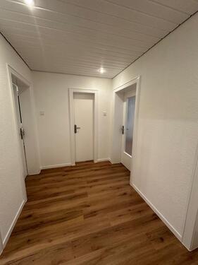 Foto - Kernsanierte 3-Zimmer DG-Wohnung zum 01.06.2026