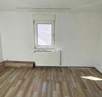2 ZKD im alten Haus - 900,00&nbsp;EUR Kaltmiete, ca.&nbsp; 50,00&nbsp;m&sup2; in Biblis (PLZ: 68647)