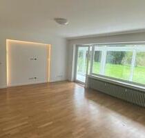 Lichtdurchflutete, 2-Zimmer-Wohnung mit traumhaftem Wintergarten & Gartenzugang in D-Lohausen - Düsseldorf Stadtbezirk 5