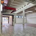 Foto - Ebenerdige Lagerhalle mit Rolltorandienung in praktischer Größe