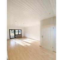 Schöne 2 ZKB Wohnung mit Balkon am Saarbrücker Schloss - Saarbrücken St. Arnual