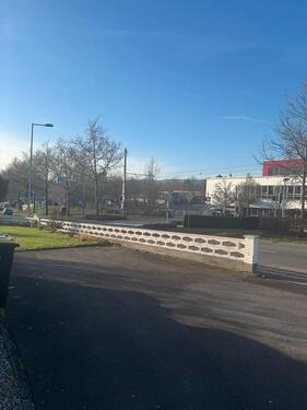 Foto - PKW-Außenstellplatz im Zentrum von Vellmar zu vermieten