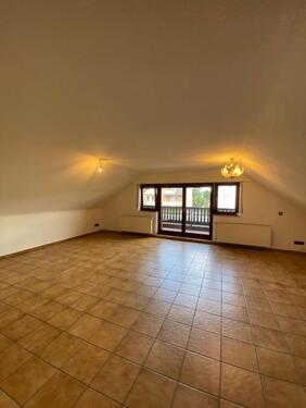 Foto - Ruhige 2,5 Zimmer-DG-Wohnung mit Balkon in 53844