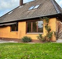 Einfamilienhaus mit Doppelgarage, großem Garten in Top Lage - Lübeck Alt-Travemünde / Rönnau