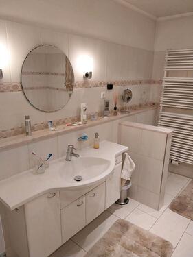 Foto - Erdgeschosswohnung im Zweifamilienhaus