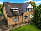 Foto - Wohnhaus mit großer Halle auf 1.779 m² – jetzt für 279.000 €