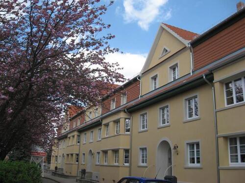 Foto - Schöne 3-Raum Wohnung im Dachgeschoss mit eigenem Gartenanteil im beliebten Siedlungsviertel im Mägd