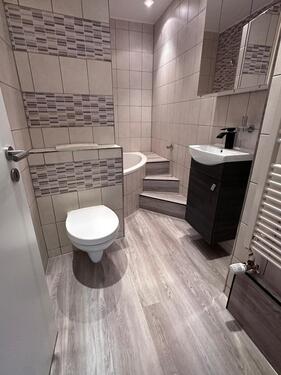 Foto - Frisch renovierte 2 Zi-DG Wohnung bit großem Balkon