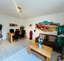 Stilvoll möblierte 2-Zimmer-Wohnung mit Balkon und Garage in zentraler Lage von Nürnberg
