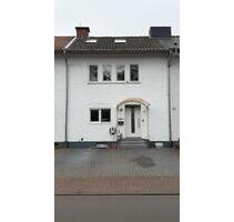 Einzugsbereites Reihenhaus mit Wintergarten, PV & Speicher - Espelkamp