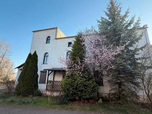 Foto - Grundstück mit teilsaniertem Wohnhaus zum Ausbau