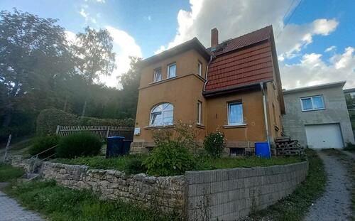 Foto - Mehrfamilienhaus mit Anbau und Garage