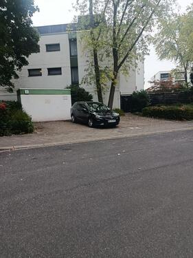 Foto - 4 PKW-Stellplätze in Unterfeldhaus Erkrath
