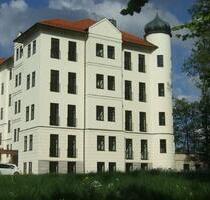 Wohnen in Schloß Straßberg bei Augsburg, moderne 2,5 Zi. Wohnung - Bobingen