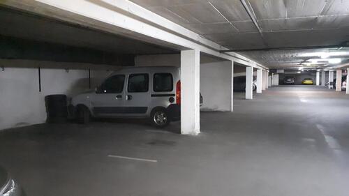 Foto - Zentraler Tiefgaragenstellplatz in Krefeld – provisionsfrei!