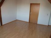 Foto - Gemütliche große helle 2 Zimmer Wohnung in einer beliebten Straße mit Einbauküche und Garten!